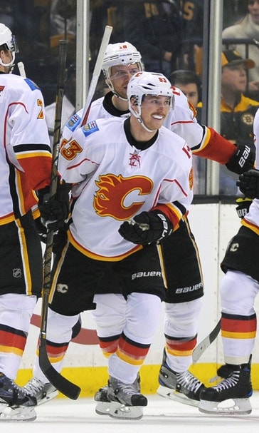 Calgary Flames: Twitter Reacts To Sam Bennett's Weird Hack